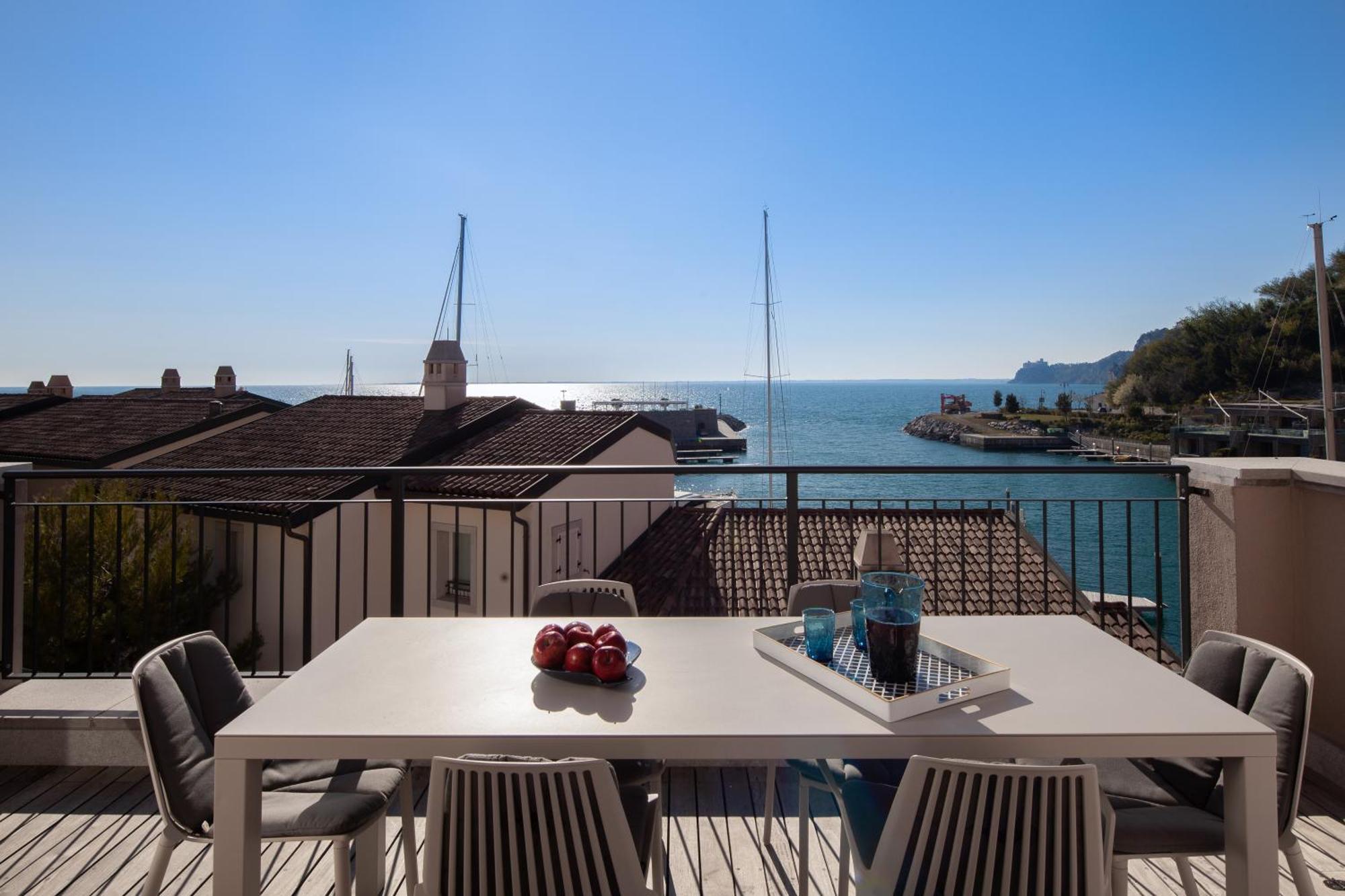 Portopiccolo Apartments Систиана Экстерьер фото