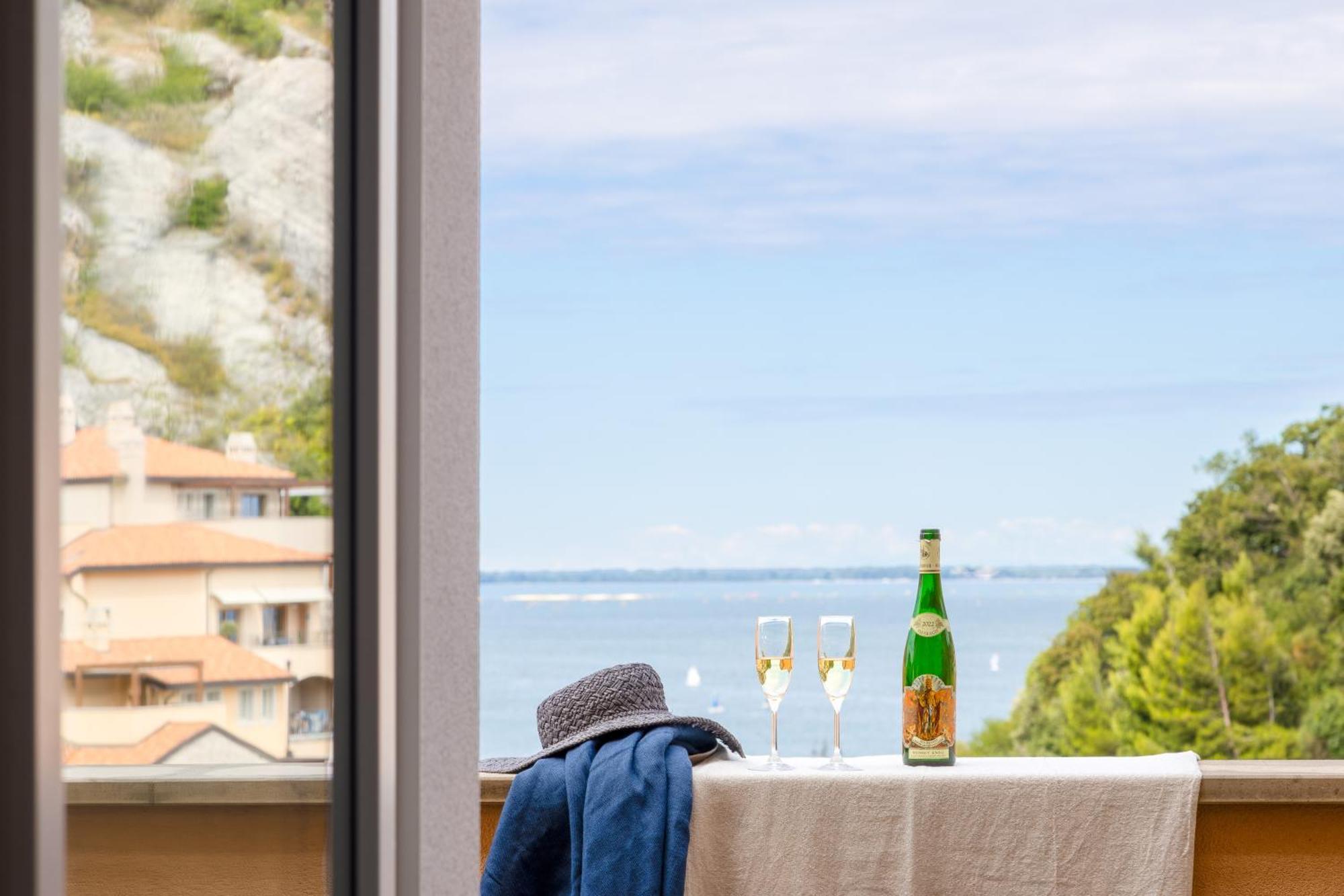 Portopiccolo Apartments Систиана Экстерьер фото