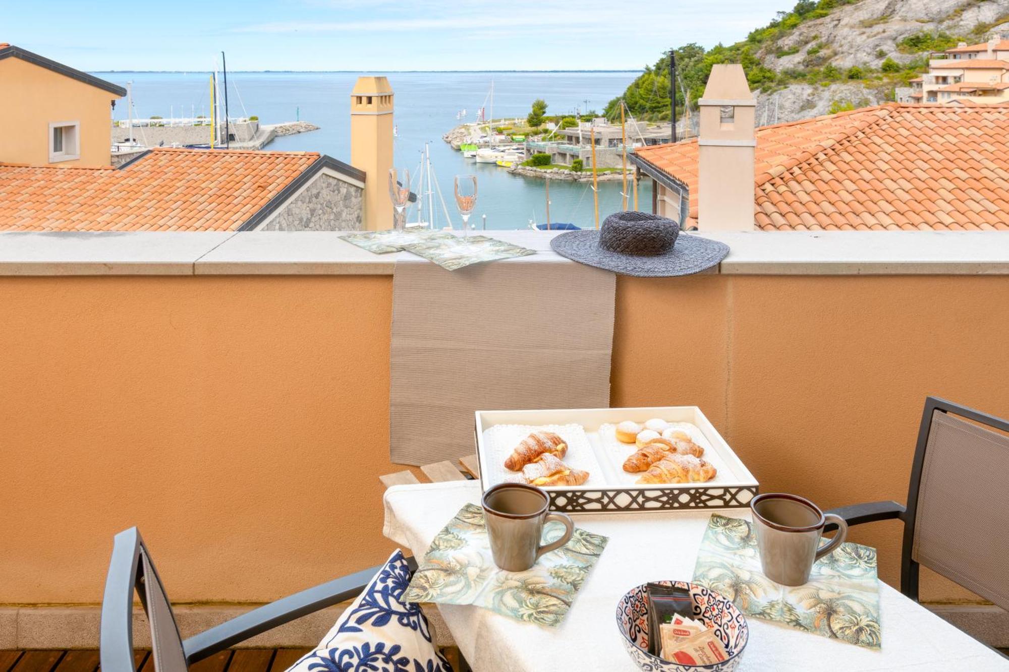 Portopiccolo Apartments Систиана Экстерьер фото